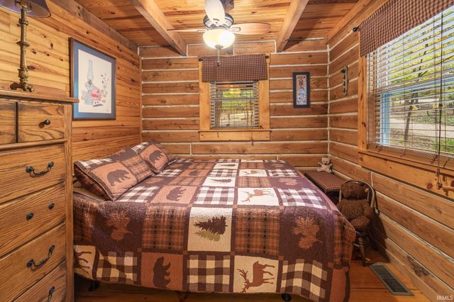 3331 N Shamrock Lane, Birdseye, IN 47513