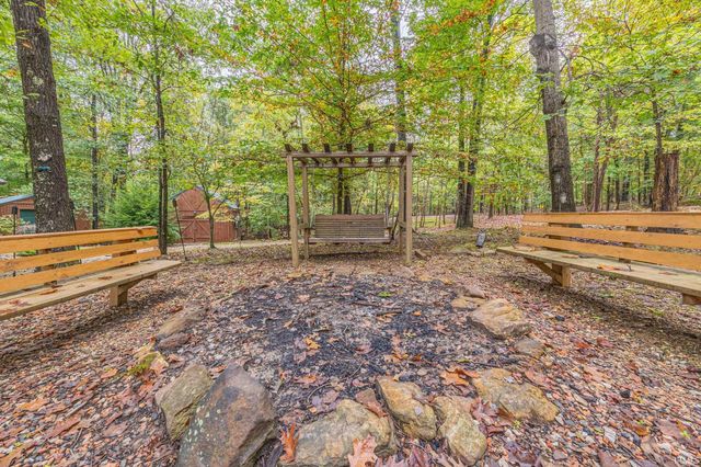 3331 N Shamrock Lane, Birdseye, IN 47513