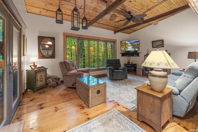 3331 N Shamrock Lane, Birdseye, IN 47513