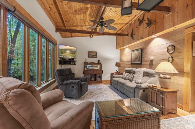 3331 N Shamrock Lane, Birdseye, IN 47513