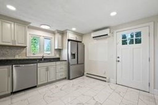 3896 N Main St, Fall River, MA 02720