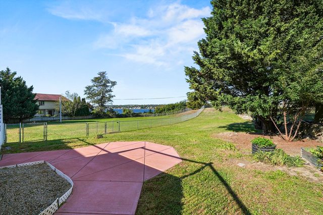 3896 N Main St, Fall River, MA 02720