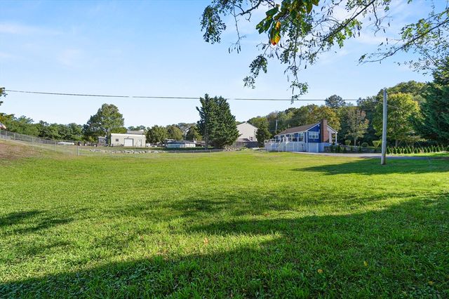 3896 N Main St, Fall River, MA 02720