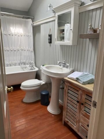 31 Columbus Rd, Woburn, MA 01801