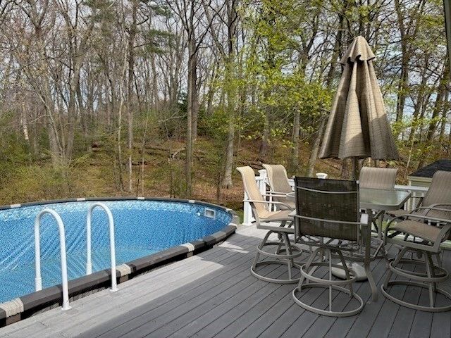 31 Columbus Rd, Woburn, MA 01801