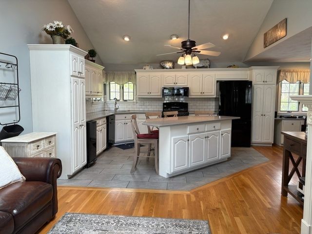 31 Columbus Rd, Woburn, MA 01801