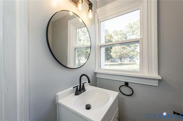 214 Lowell St, Henrico, VA 23223