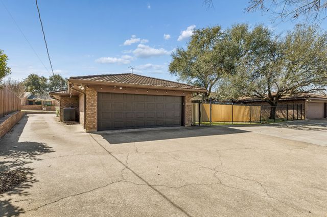 4512 Ranch View Road, Fort Worth, TX 76109