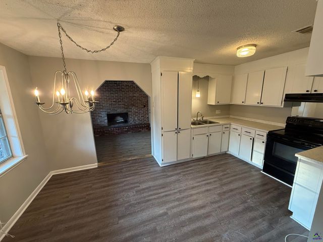 112 Briarwood Drive, Warner Robins, GA 31093
