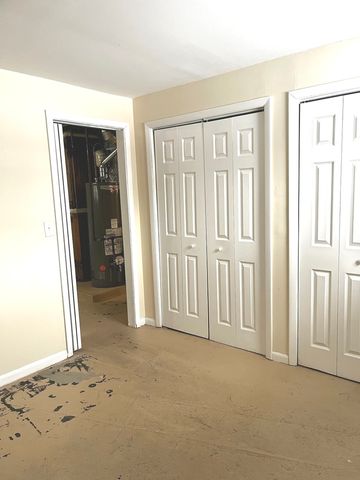 335 E Mulberry Drive, Glenwood, IL 60425