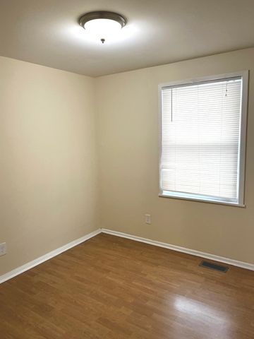 335 E Mulberry Drive, Glenwood, IL 60425