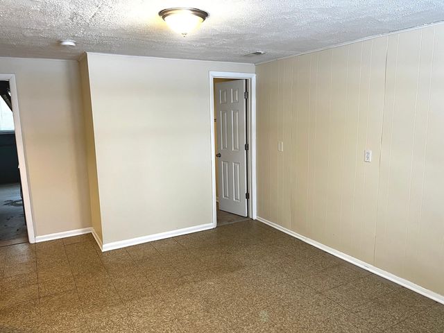 335 E Mulberry Drive, Glenwood, IL 60425