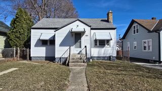 417 S Lewis Avenue, Waukegan, IL 60085