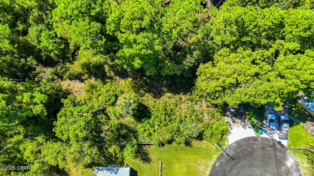 Image 5 of property listing at 7141 Beachwood Boulevard, Panama City Beach, FL 32407