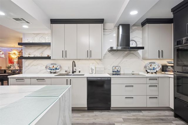 7550 HINSON STREET 4b, Orlando, FL 32819