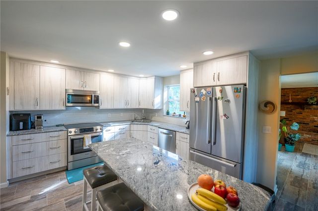 265 Waterford Drive, Centerville, OH 45458