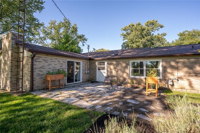 265 Waterford Drive, Centerville, OH 45458