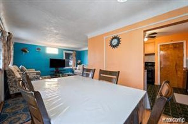2144 Woodruff Avenue, Warren, MI 48091