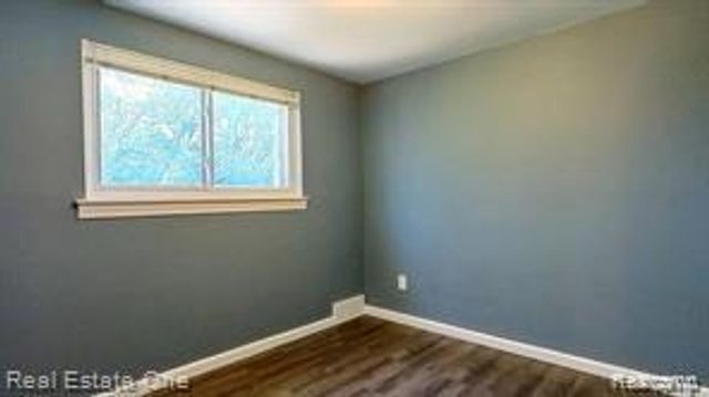 2144 Woodruff Avenue, Warren, MI 48091