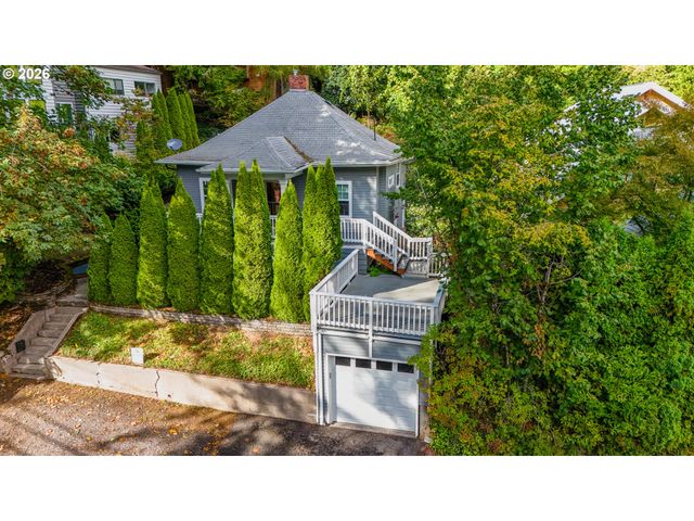 1617 Sw BROADWAY Dr, Portland, OR 97201