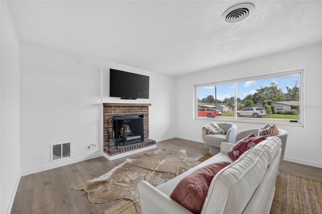 577 PARKDALE COURT, Deland, FL 32724
