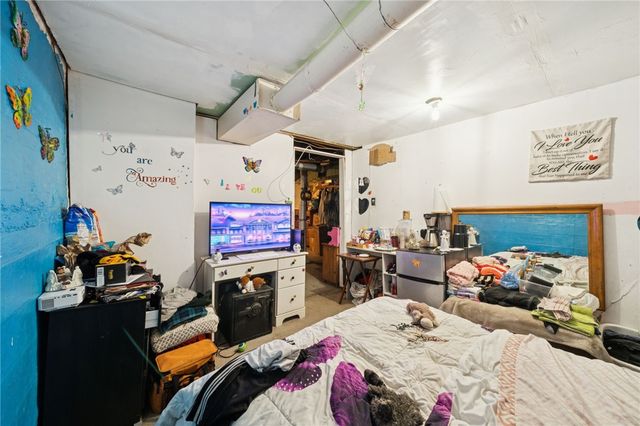 632 Penn Ave, Midland Boro, PA 15059