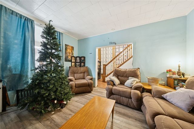 632 Penn Ave, Midland Boro, PA 15059