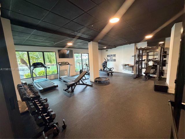 9350 W Bay Harbor Dr 5C, Bay Harbor Islands, FL 33154