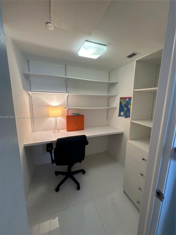 9350 W Bay Harbor Dr 5C, Bay Harbor Islands, FL 33154