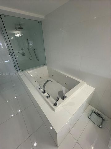 9350 W Bay Harbor Dr 5C, Bay Harbor Islands, FL 33154