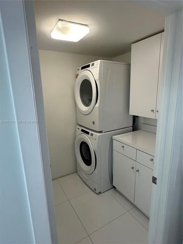 9350 W Bay Harbor Dr 5C, Bay Harbor Islands, FL 33154