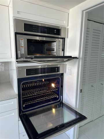 9350 W Bay Harbor Dr 5C, Bay Harbor Islands, FL 33154