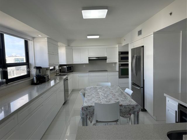 9350 W Bay Harbor Dr 5C, Bay Harbor Islands, FL 33154