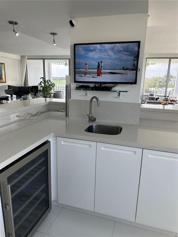 9350 W Bay Harbor Dr 5C, Bay Harbor Islands, FL 33154