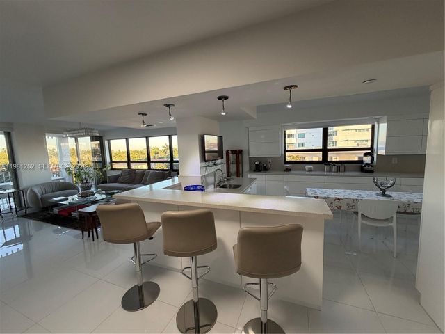 9350 W Bay Harbor Dr 5C, Bay Harbor Islands, FL 33154