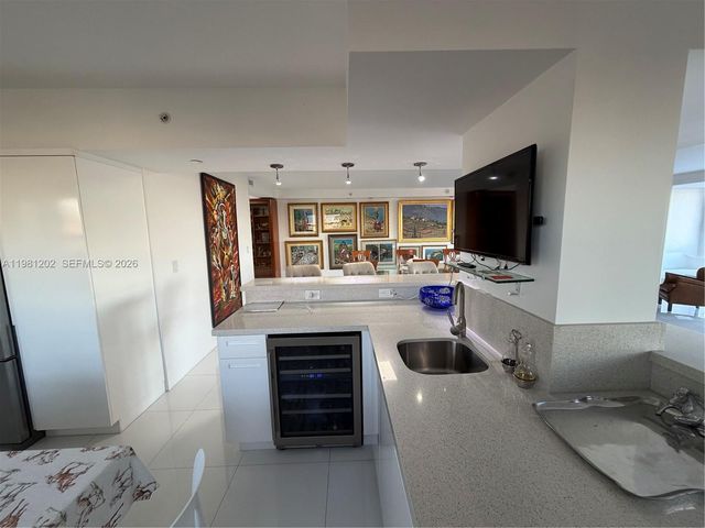 9350 W Bay Harbor Dr 5C, Bay Harbor Islands, FL 33154