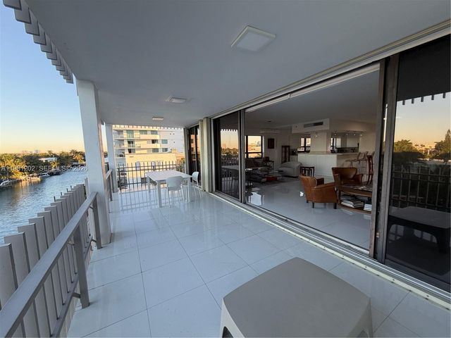 9350 W Bay Harbor Dr 5C, Bay Harbor Islands, FL 33154