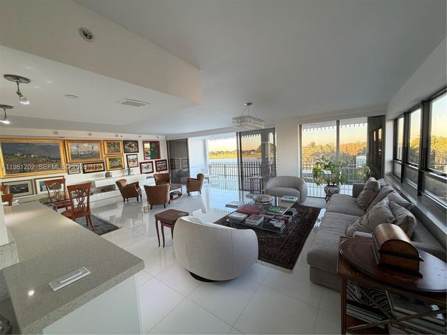 9350 W Bay Harbor Dr 5C, Bay Harbor Islands, FL 33154