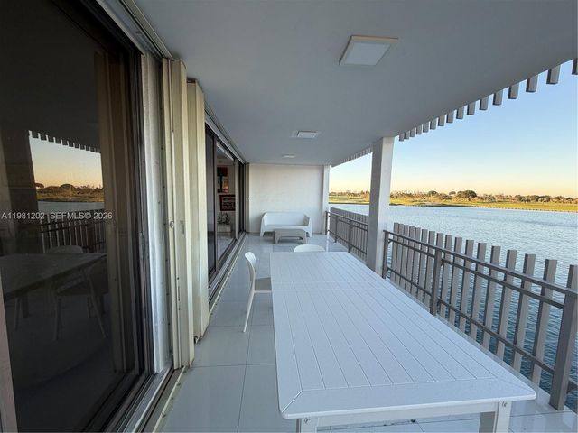 9350 W Bay Harbor Dr 5C, Bay Harbor Islands, FL 33154