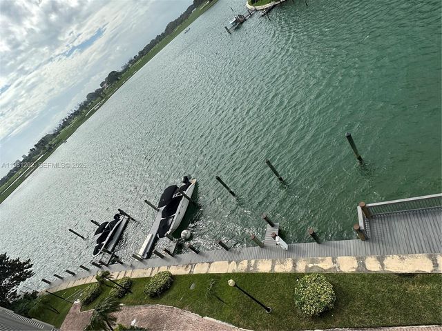 9350 W Bay Harbor Dr 5C, Bay Harbor Islands, FL 33154