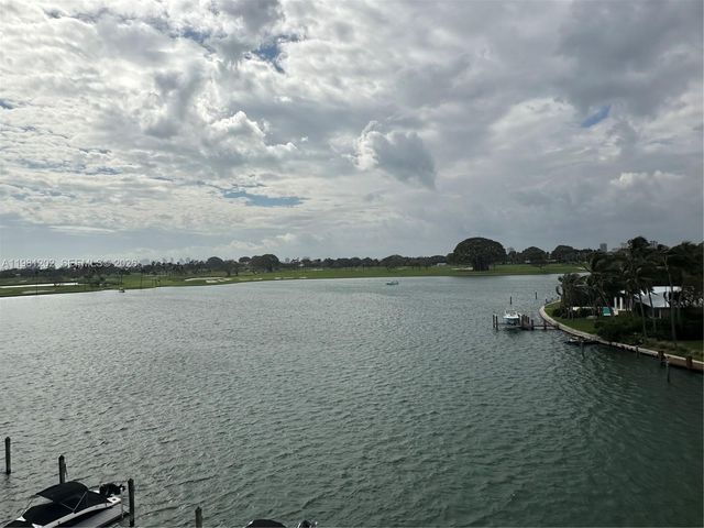9350 W Bay Harbor Dr 5C, Bay Harbor Islands, FL 33154