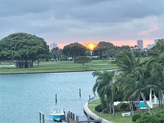 9350 W Bay Harbor Dr 5C, Bay Harbor Islands, FL 33154