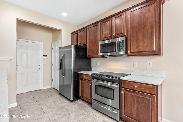 6486 YELLOW LEAF Court, Jacksonville, FL 32258