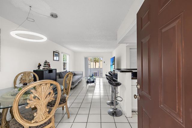 6507 Winfield Boulevard 211ac, Margate, FL 33063