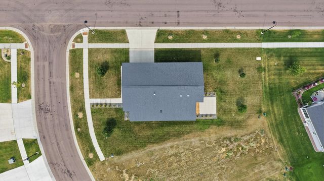4718 Foxtail Lane S, Fargo, ND 58104