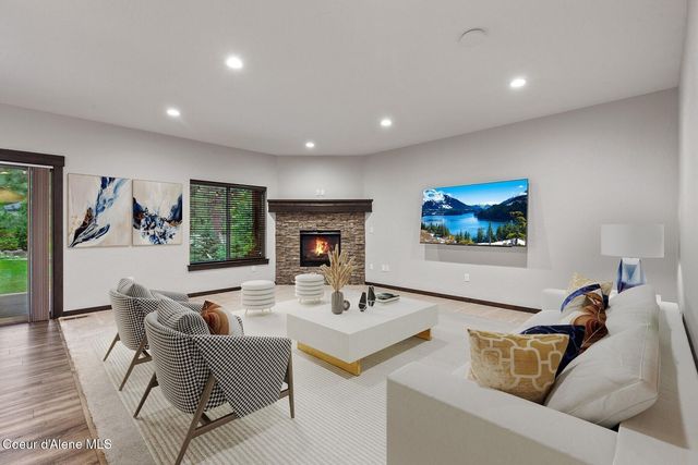 2153 E Thomas Hill Dr, Coeur D'alene, ID 83815