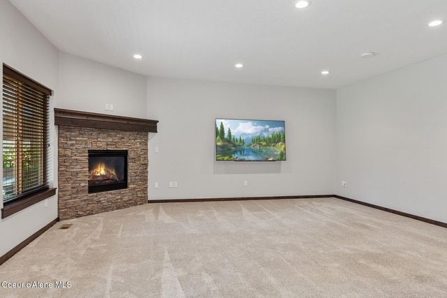 2153 E Thomas Hill Dr, Coeur D'alene, ID 83815