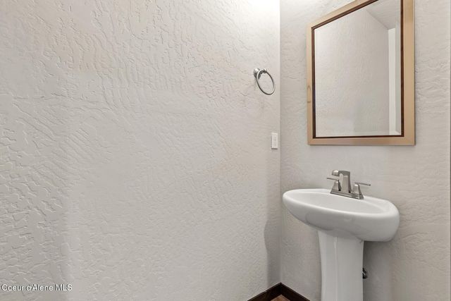 2153 E Thomas Hill Dr, Coeur D'alene, ID 83815