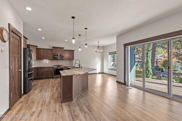 2153 E Thomas Hill Dr, Coeur D'alene, ID 83815