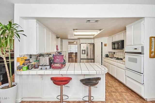 9527 Riggins Road, Phelan, CA 92371